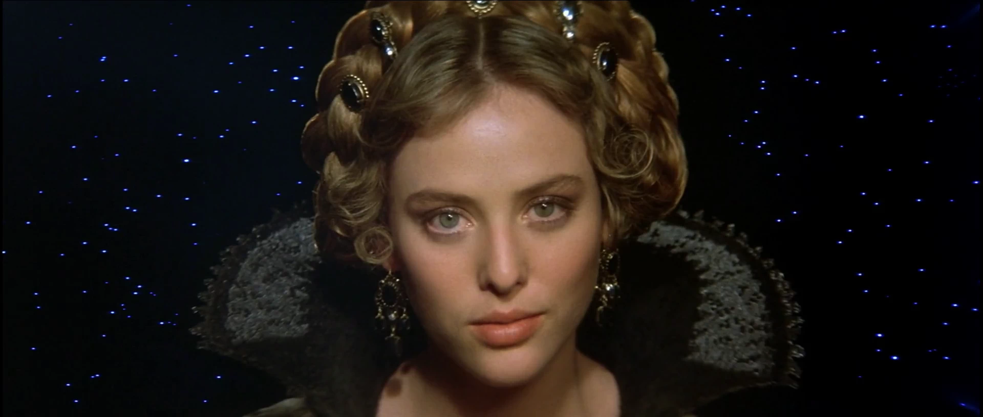 Вирджиния Мадсен жалаңаш